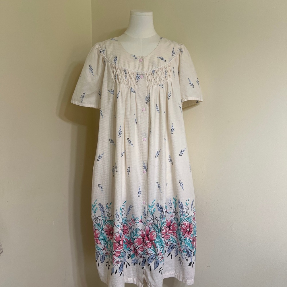 Secret Treasures Womens XL Floral Seersucker House Dress Snap Front Nightgown